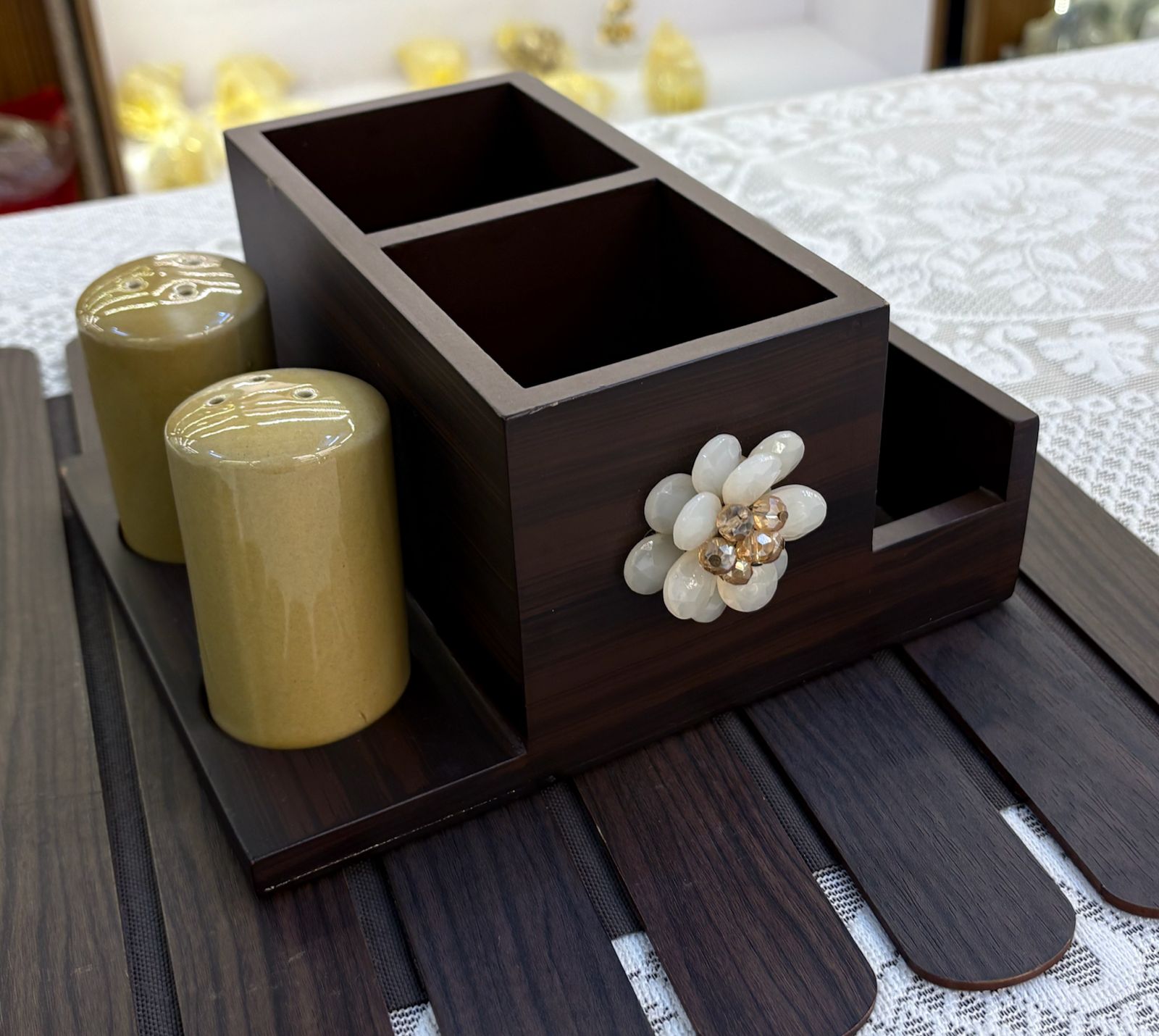 White Flowerr Salt Pepper Cutlery Holder - Image 3