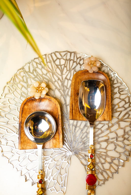 White Flowerr Wooden Spoon Rest
