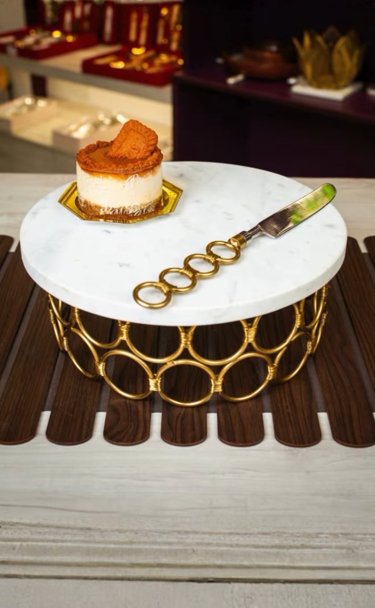 Marble Rings Stand Knife