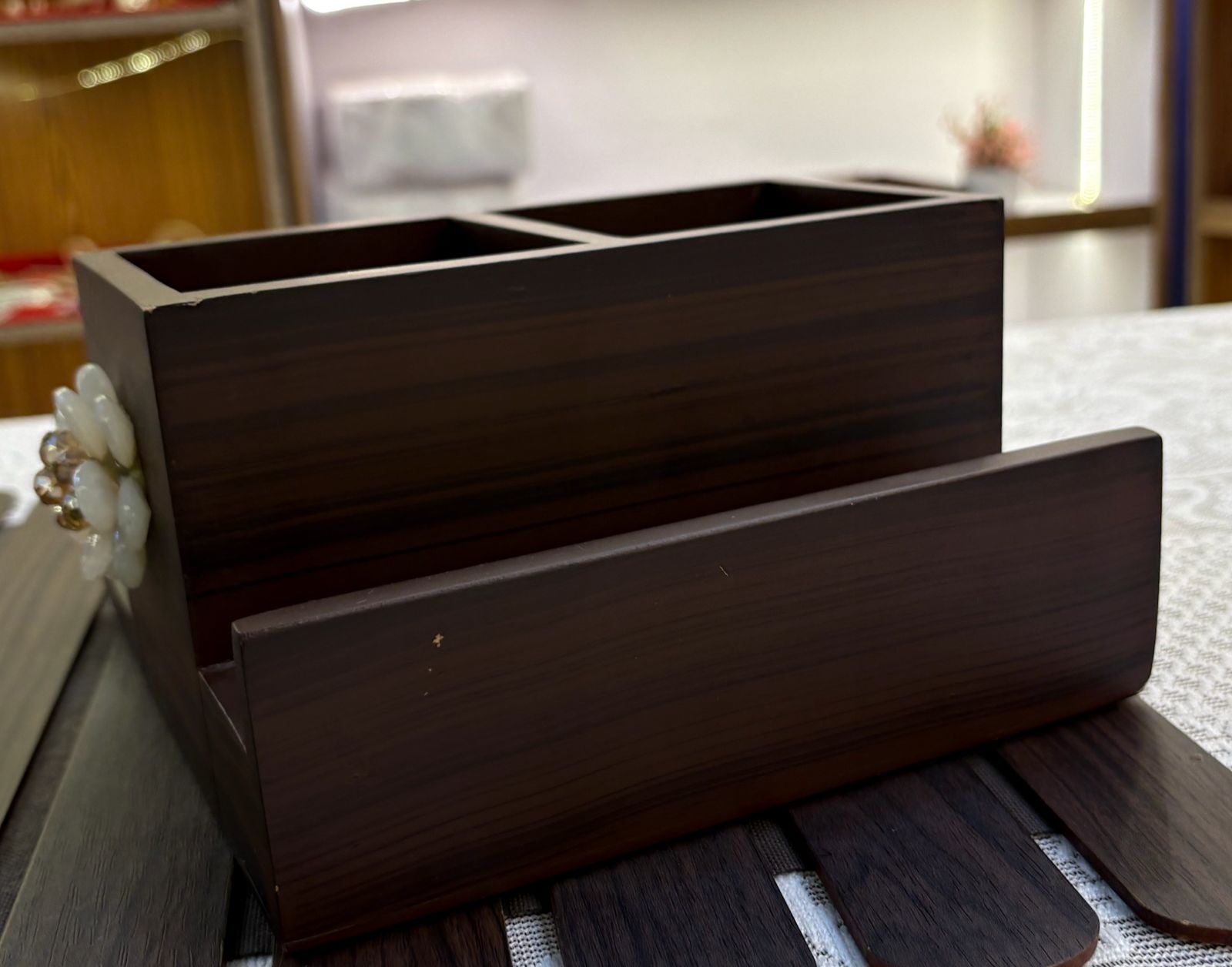 White Flowerr Salt Pepper Cutlery Holder - Image 2